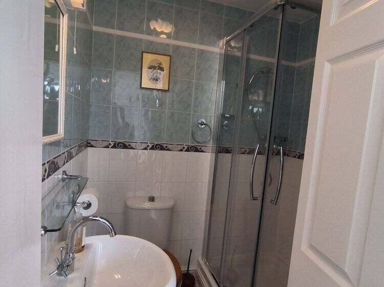 Meadow Rise Guest House