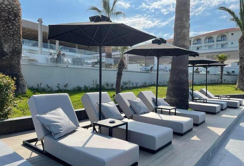 Hotel Akrathos Beach