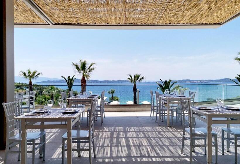 Hotel Akrathos Beach