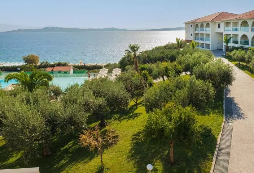 هتل Akrathos Beach