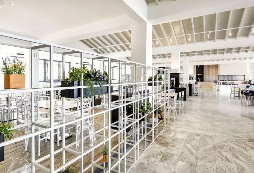 هتل Akrathos Beach