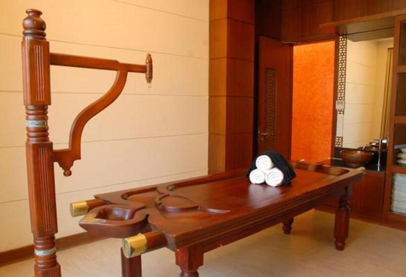 בית מלון כפרי Cambay Grand  Kukas