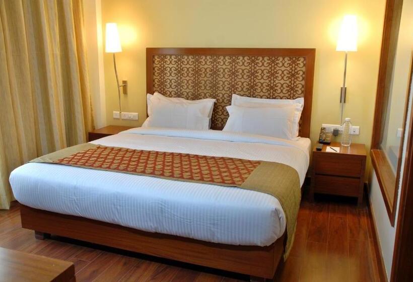 בית מלון כפרי Cambay Grand  Kukas