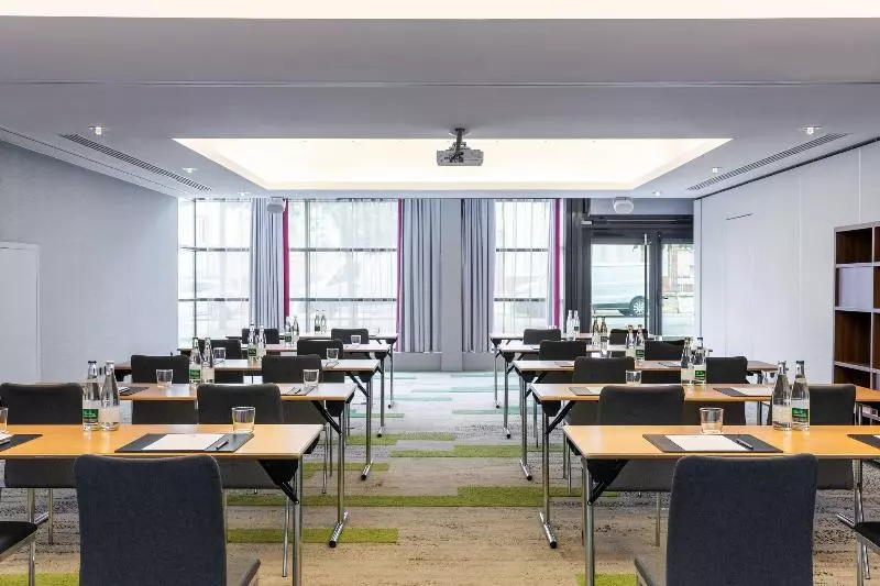 فندق Courtyard By Marriott Paris Saint Denis
