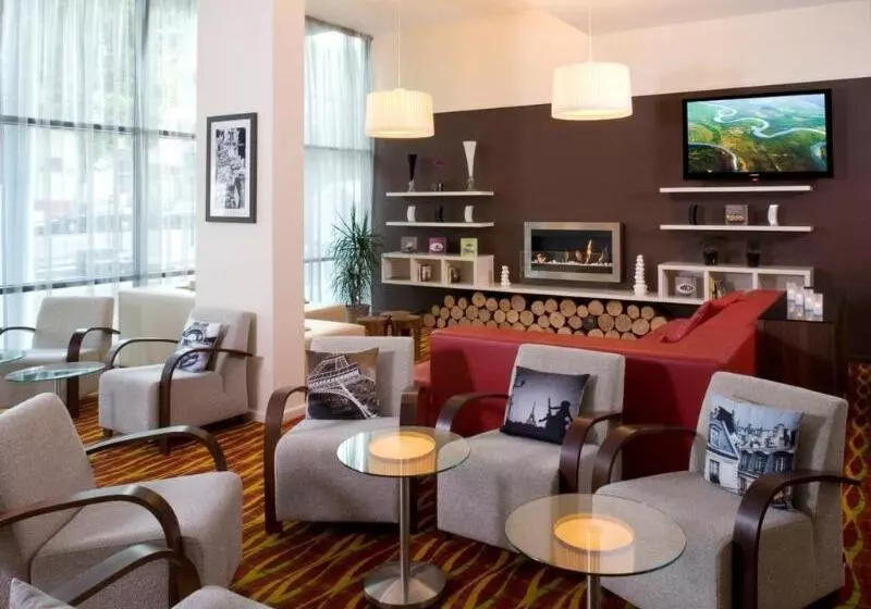 فندق Courtyard By Marriott Paris Saint Denis