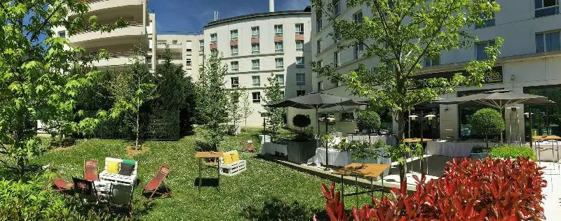 فندق Courtyard By Marriott Paris Saint Denis