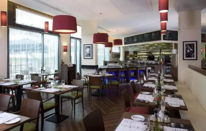 فندق Courtyard By Marriott Paris Saint Denis