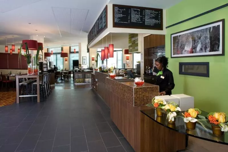 فندق Courtyard By Marriott Paris Saint Denis