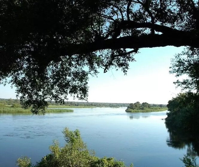 هتل Divava Okavango Resort & Spa