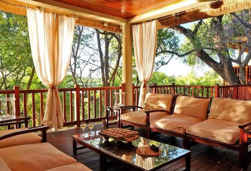 هتل Divava Okavango Resort & Spa