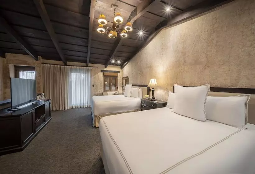 هتل El Convento Boutique