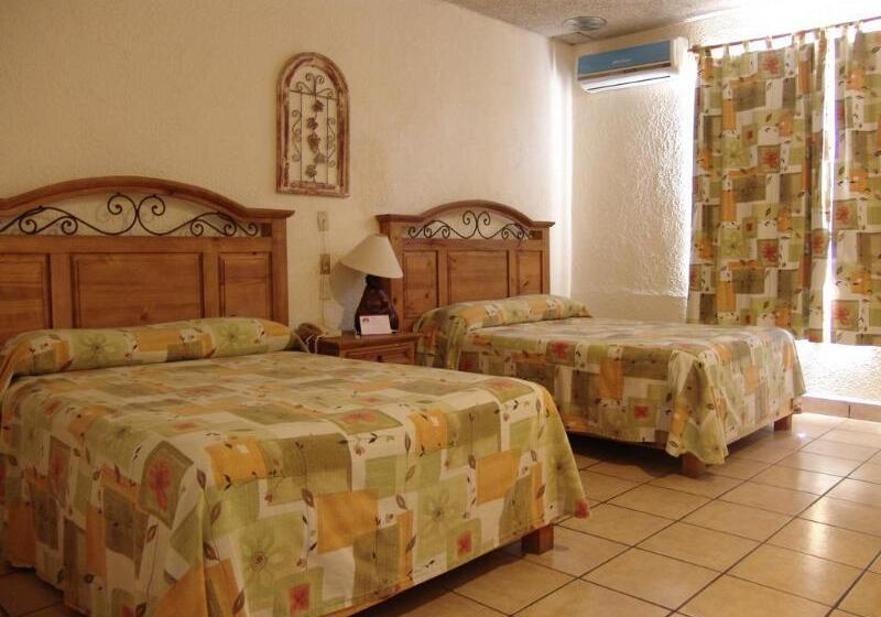 Отель Hacienda Bugambilias