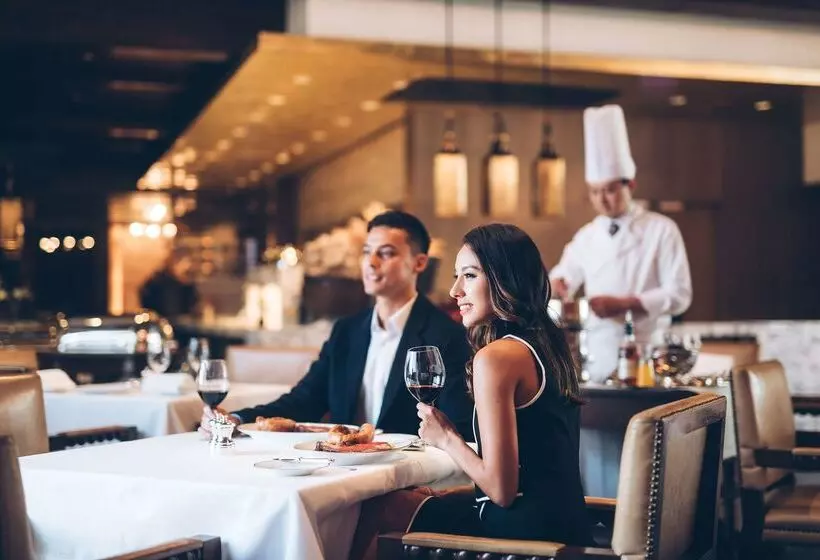 هتل Hyatt Regency Hong Kong, Tsim Sha Tsui