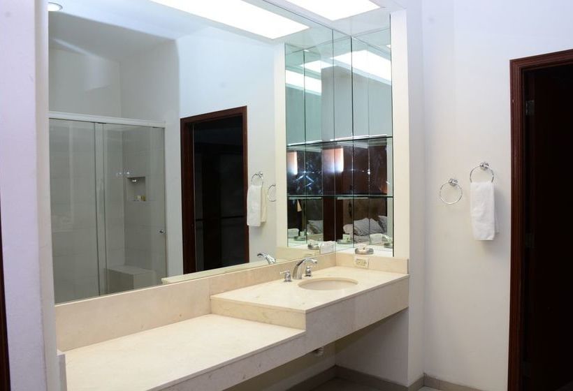 فندق Torres De El Legado