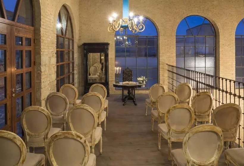 هتل Museo Palacio De San Agustin