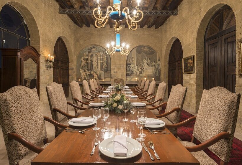 هتل Museo Palacio De San Agustin