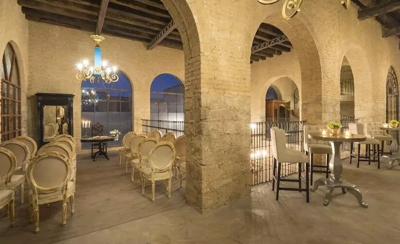 هتل Museo Palacio De San Agustin