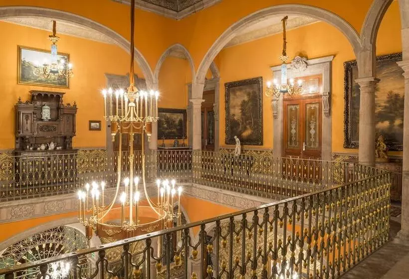 هتل Museo Palacio De San Agustin