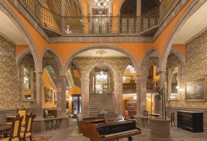 هتل Museo Palacio De San Agustin
