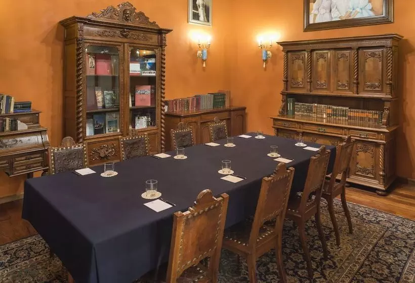 هتل Museo Palacio De San Agustin