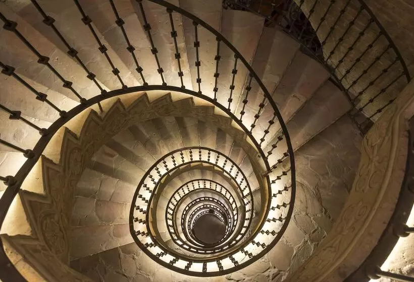 هتل Museo Palacio De San Agustin