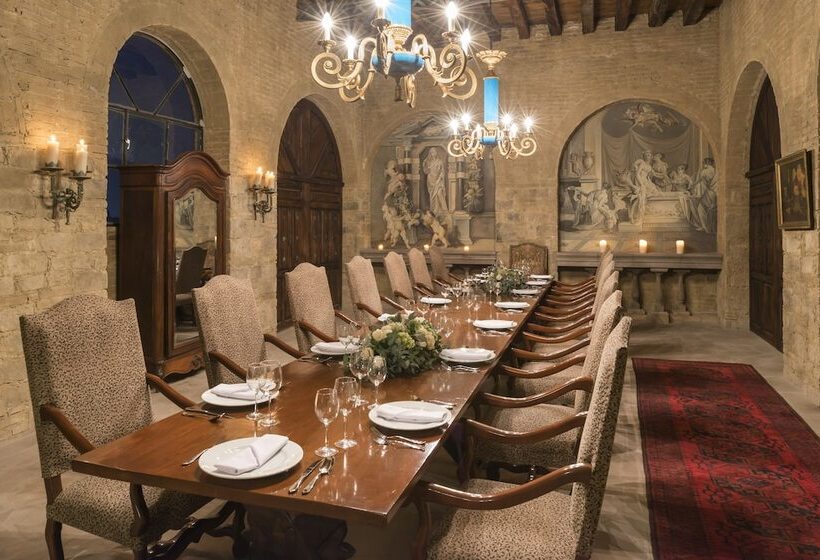 هتل Museo Palacio De San Agustin