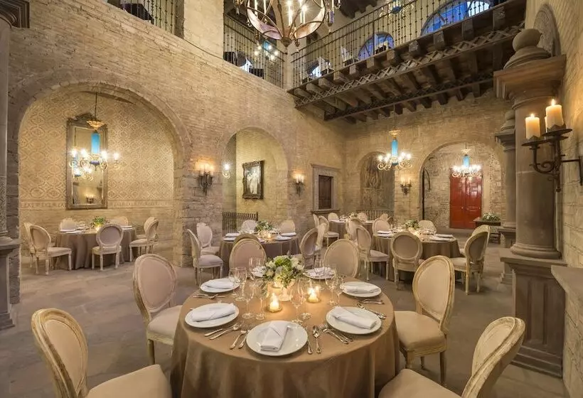 هتل Museo Palacio De San Agustin