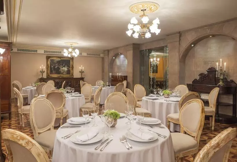 هتل Museo Palacio De San Agustin