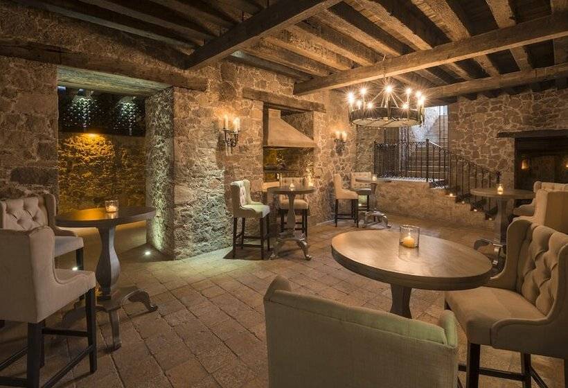 هتل Museo Palacio De San Agustin