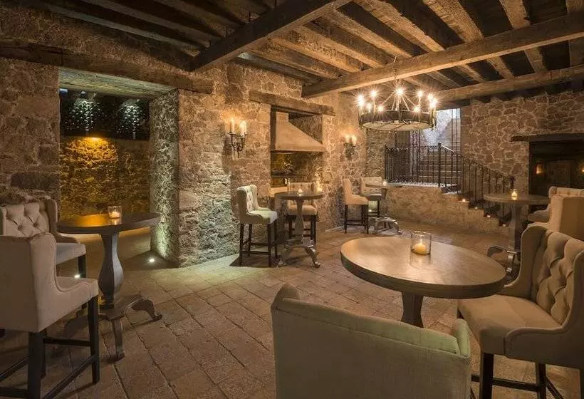 هتل Museo Palacio De San Agustin