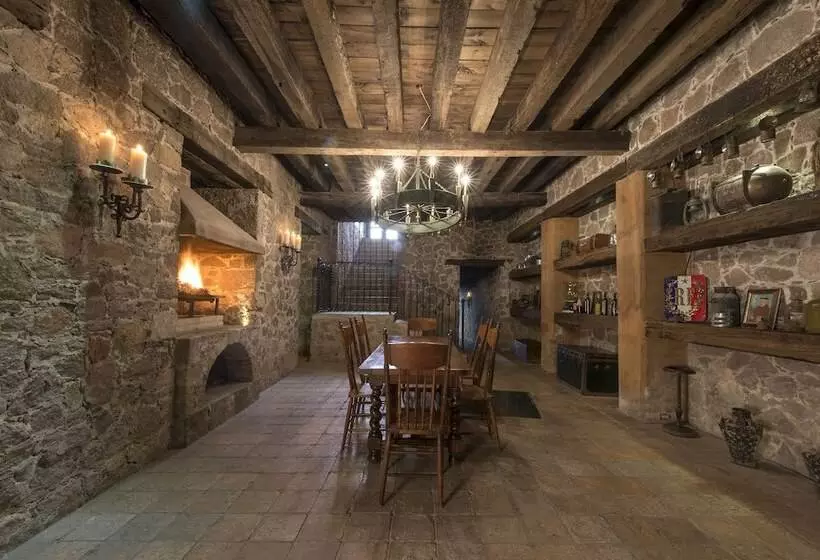 هتل Museo Palacio De San Agustin