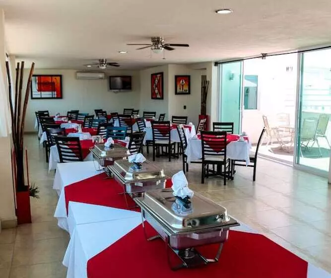 בית מלון כפרי Portonovo Plaza Malecon