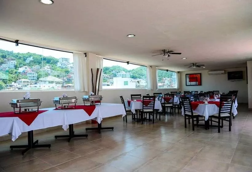 בית מלון כפרי Portonovo Plaza Malecon