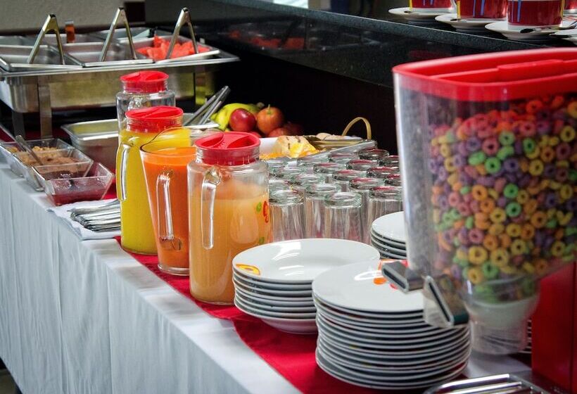 Отель Portonovo Plaza Malecon