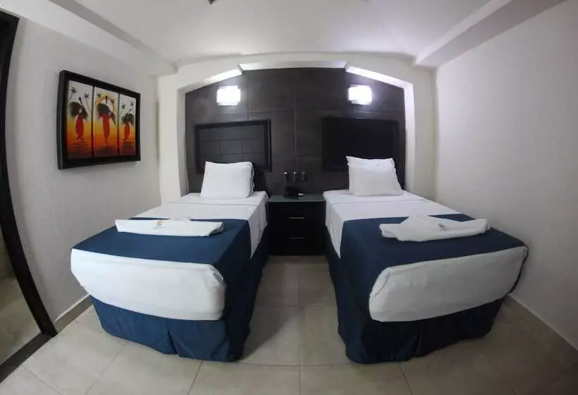 בית מלון כפרי Portonovo Plaza Malecon