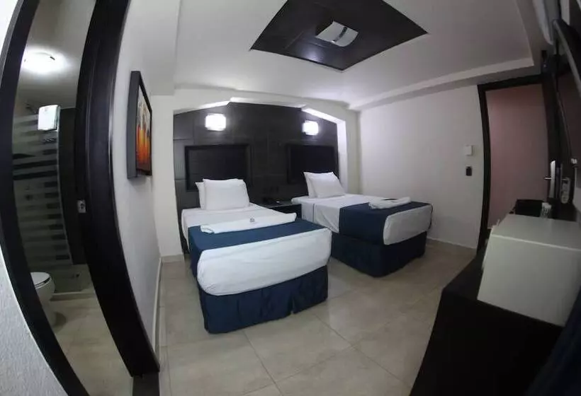 בית מלון כפרי Portonovo Plaza Malecon