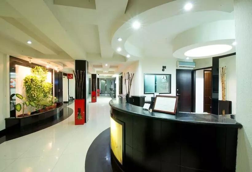 בית מלון כפרי Portonovo Plaza Malecon