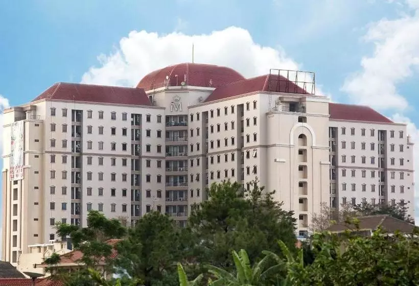 Отель The Majesty Business And Family