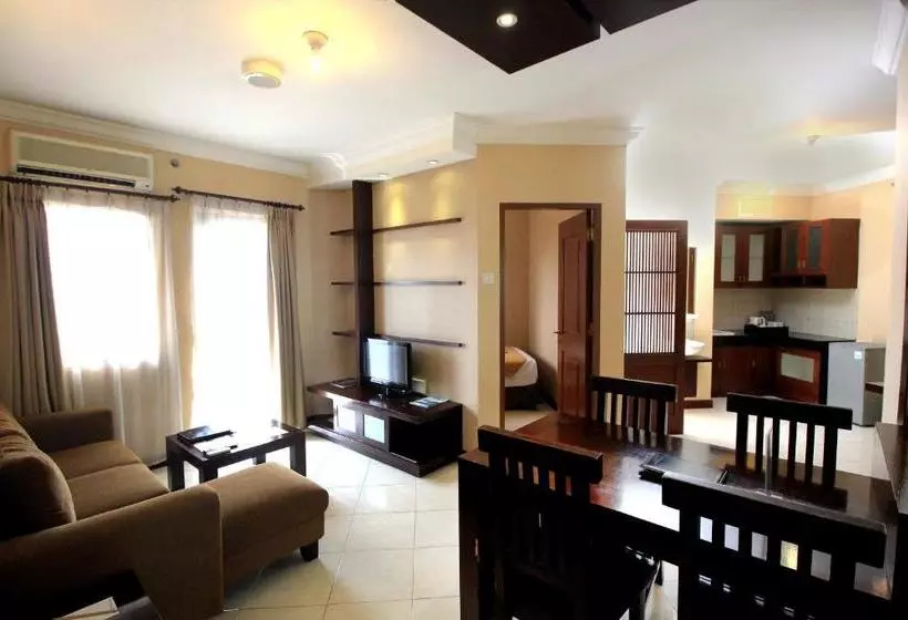 Отель The Majesty Business And Family