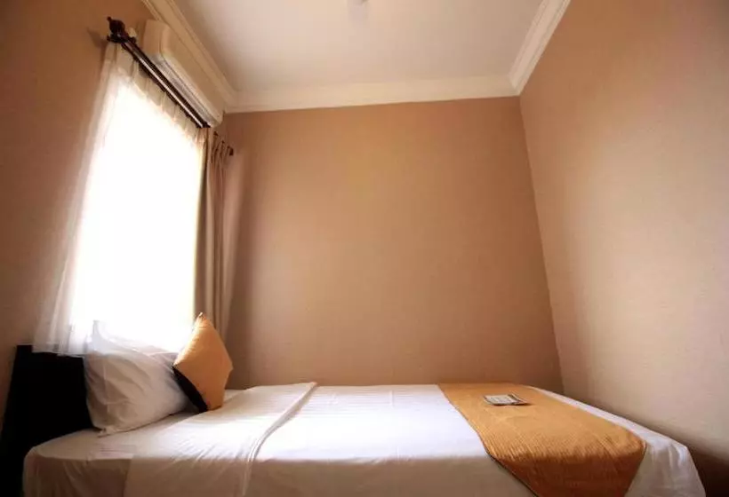 Отель The Majesty Business And Family