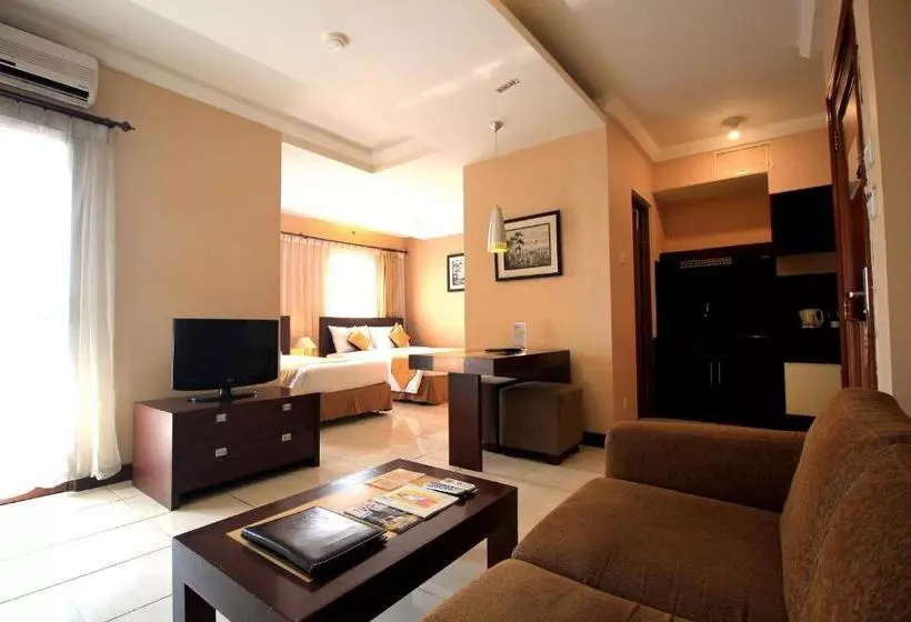 Отель The Majesty Business And Family