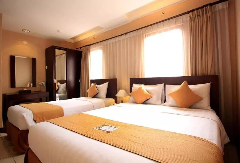 Отель The Majesty Business And Family