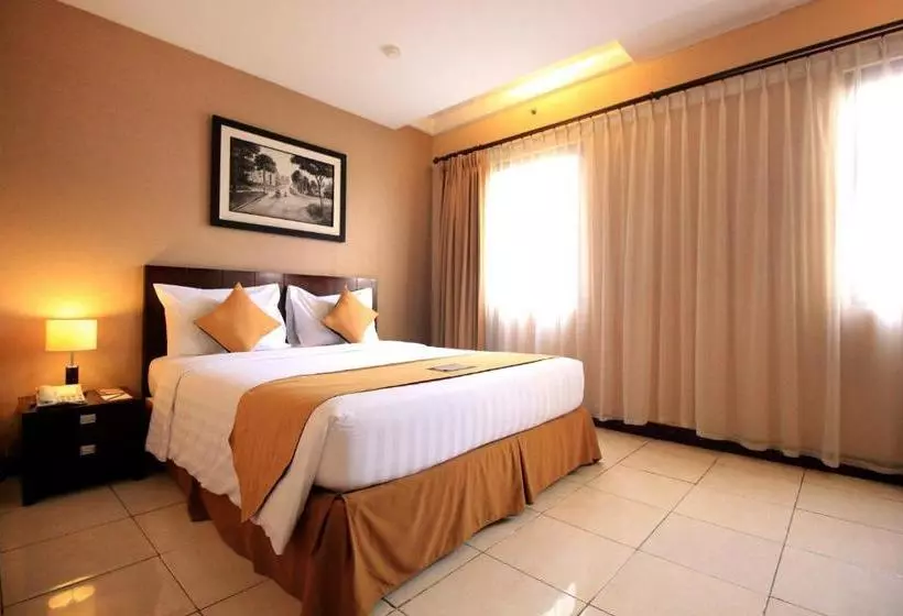 Отель The Majesty Business And Family