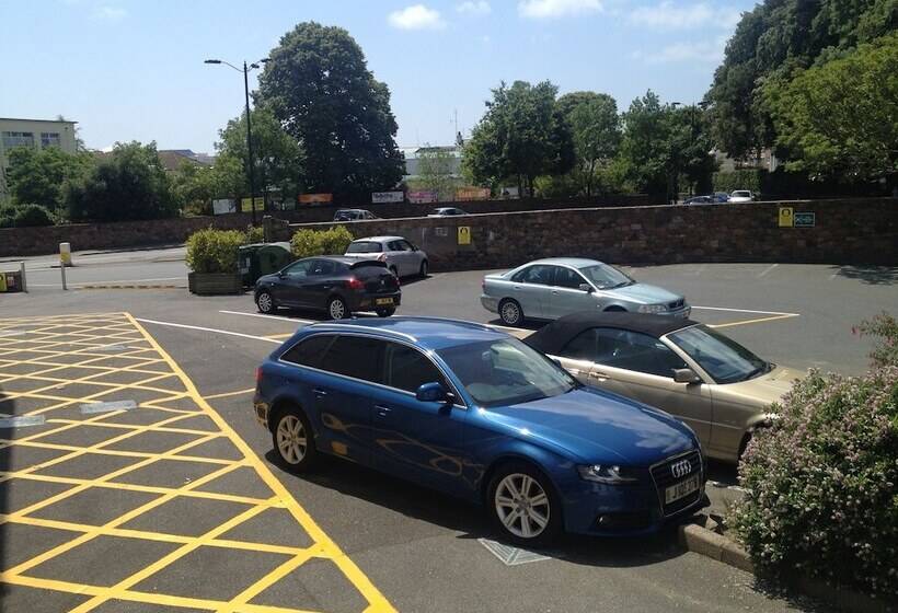 בית מלון כפרי The Norfolk Lodge