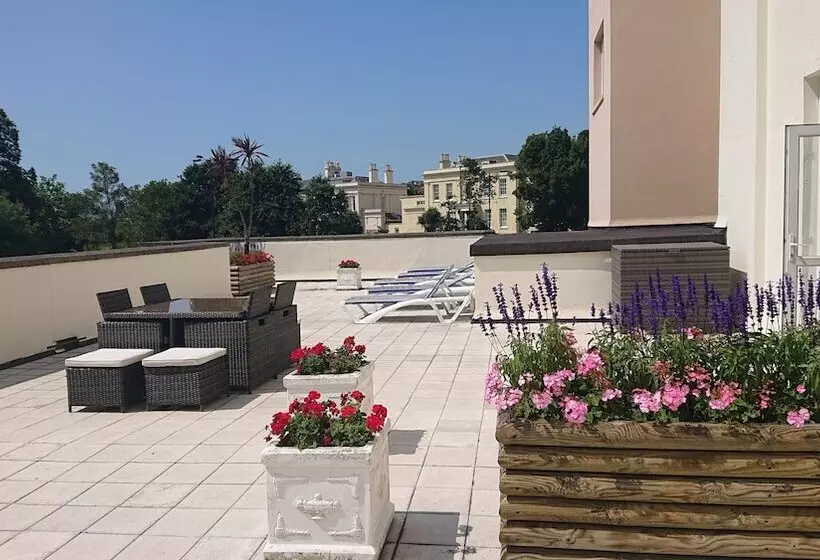 Отель The Norfolk Lodge