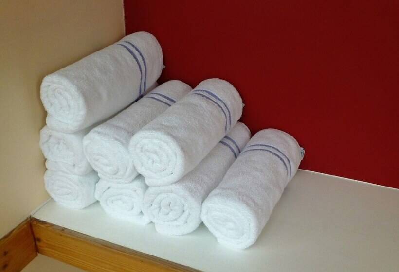 בית מלון כפרי The Norfolk Lodge