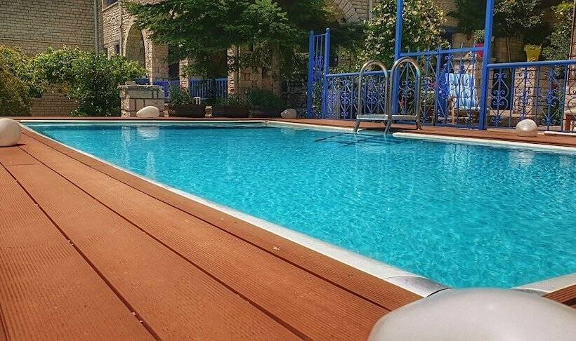 Hotell Zarkada Archontiko