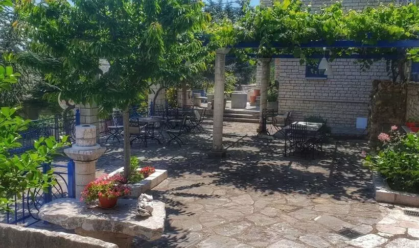 ホテル Zarkada Archontiko