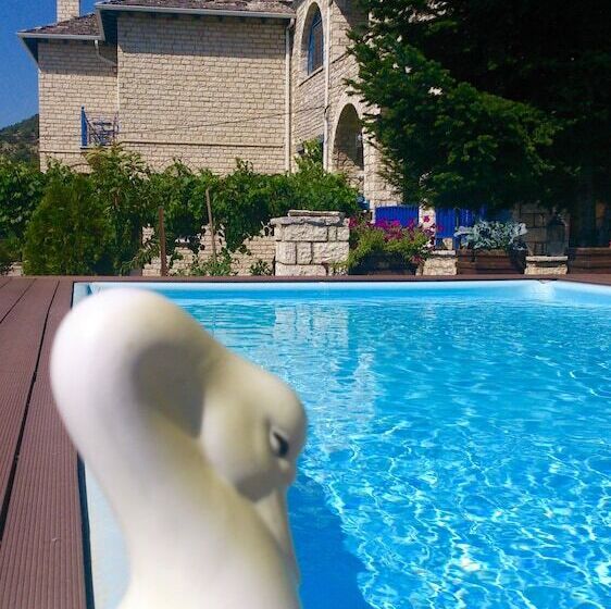 Hotell Zarkada Archontiko