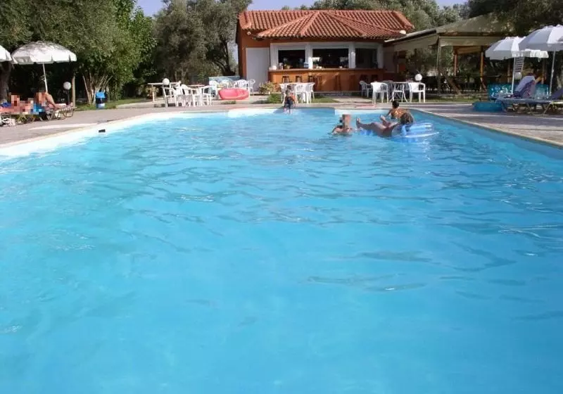 Pythos Studios & Apartments